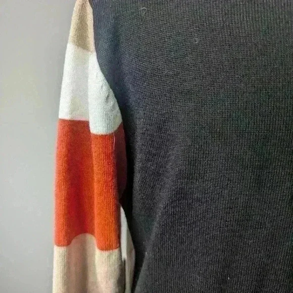 Carol Rose Colorblock Knitted Blouse - Picture 3 of 7